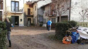 Meda ancora sommersa dall’acqua. Quartiere Svizzera nel fango