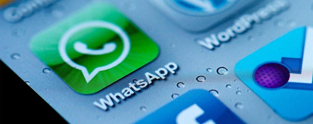 Novità Whatsapp: la doppia spunta diventa blu e notifica la lettura