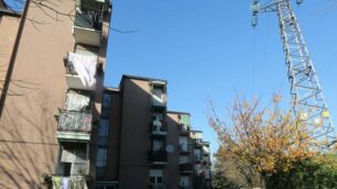 Viale Libertà a Monza, dove la fogna ritorna dal water