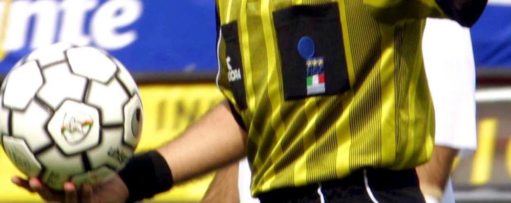 Aggredisce l’arbitro a Biassono, allenatore squalificato sino alla fine del 2016