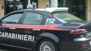 Agrate, bulgaro arrestato vicino a un bancomat con una carta clonata