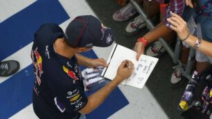 Vettel alla Ferrari, Horner: «L’ha deciso al Gp di Monza»