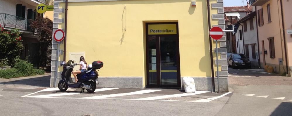 Code allo sportello di Camparada, un cittadino scrive alle Poste