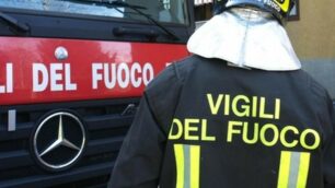 Incendio a Verano, al centro “Giardino” va in fumo il negozio calabrese