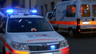 Incidente a Lissone per una mancata precedenza: sette giovani feriti, uno grave