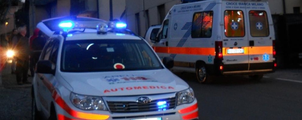 Incidente a Lissone per una mancata precedenza: sette giovani feriti, uno grave