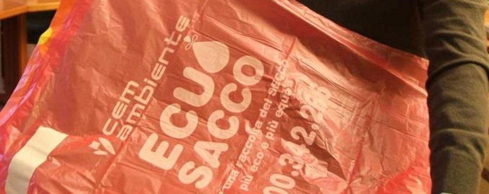 L’Ecuosacco del Cem: nove domande/risposte sul nuovo sacco rosso