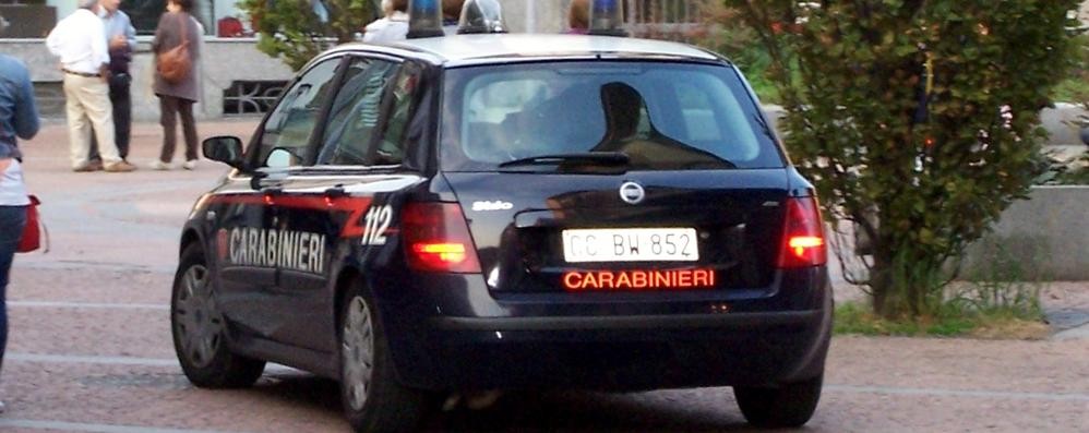 Nel portafogli diverse carte di credito, ma nessuna sua: arrestato a Brugherio