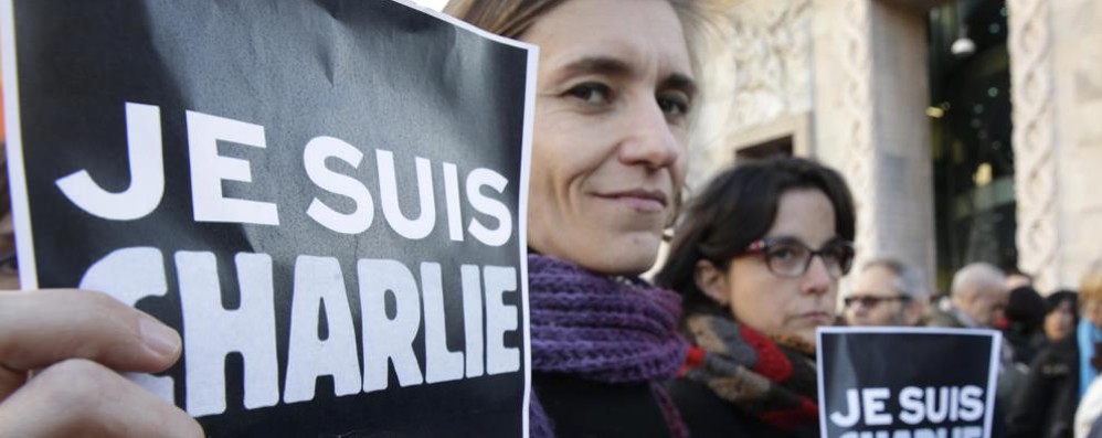 Strage Charlie Hebdo, il mondo manifesta a Parigi