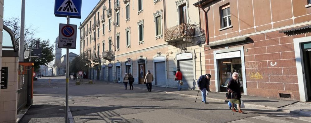 A Monza il commercio torna a crescere: i negozi per salvarsi si sdoppiano on line