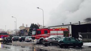 Brugherio: incendio all’autofficina Galbiati, via Monza chiusa al traffico