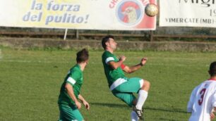 Calcio, il bomber della DiPo  va in porta e para un rigore: «Ho ragionato da  attaccante»