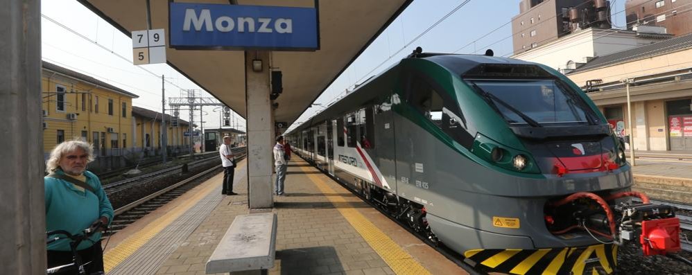 Caso Trenord dopo il Piano puntualità: «Guadagna di più chi accumula ritardo»