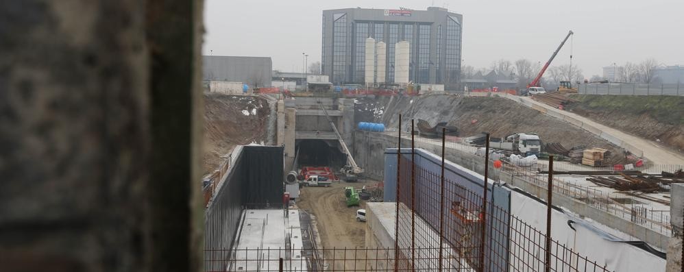 L’azienda non paga gli operai, ancora guai per il metrò MM1 fino a Monza Bettola