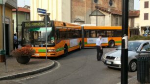 Limbiate, Cogliate e Solaro perdono i bus festivi: la domenica tutti a piedi