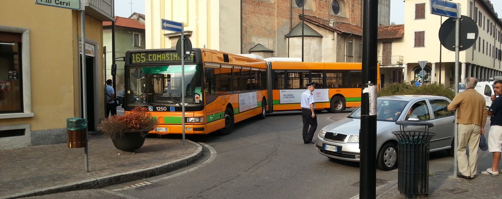 Limbiate, Cogliate e Solaro perdono i bus festivi: la domenica tutti a piedi