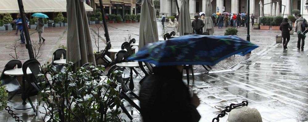 Meteo, giorni di pioggia su Monza e Brianza. Rischio valanghe in montagna