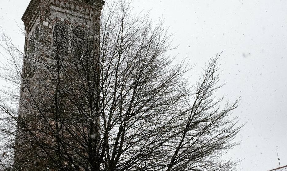 Meteo, la neve imbianca la Brianza: spargisale in azione a Monza