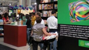 Mobilitazione nazionale per i libri, anche il Libraccio di Monza per #ioleggoperché