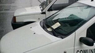 Monza, nessuno paga per la multa alle auto del Comune in sosta vietata