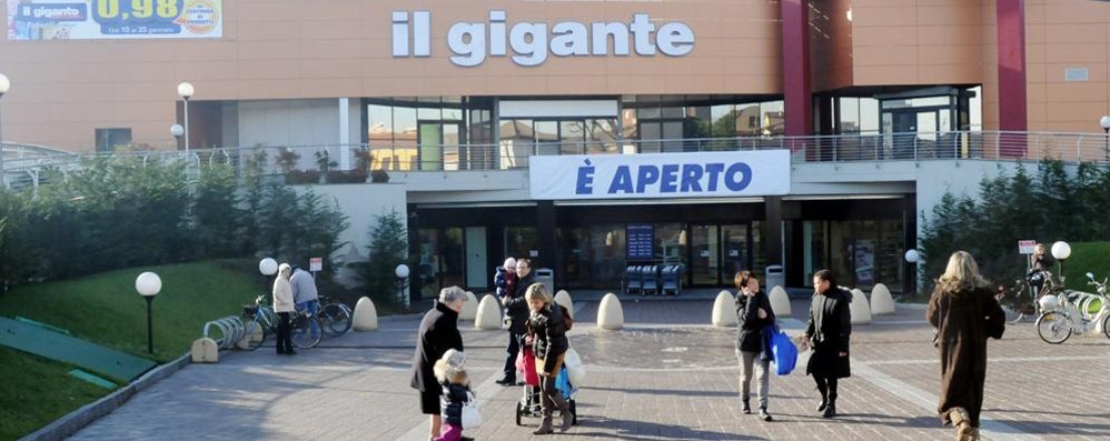 Rapina al Gigante di Cesano, minacce a un dipendente. Il sindacato protesta