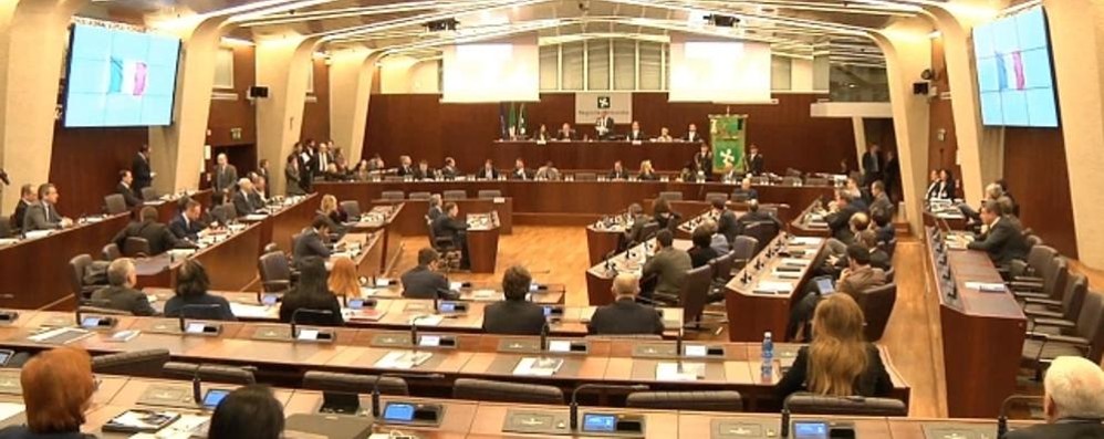 Regione, sì alla proposta di referendum per una Lombardia più autonoma