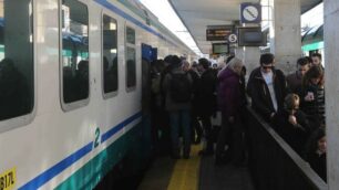 Treni, incontro pendolari-Regione: preoccupazione per i tagli di Trenord