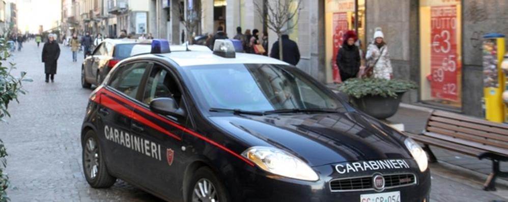 Trentenne di Lazzate colpita alla testa per rapinarle la borsetta