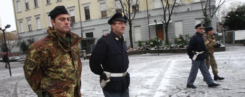 Alfano manda l’esercito: pattuglie con il mitra da lunedì a Monza e Brianza