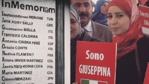 Alla marcia contro il terrorismo si ricordano le vittime di Tunisi: «Sono Giuseppina»