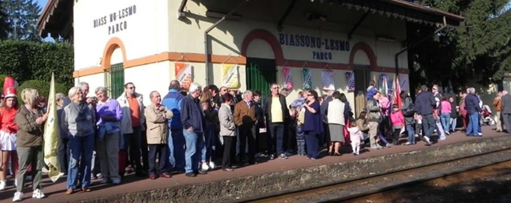 Biassono, ladri d’auto scatenati nel parcheggio della stazione