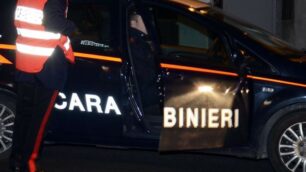 Cavenago, lanciano l’auto contro un bar e fuggono con un cambiamonete