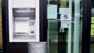 Due esplosioni a Seregno: i ladri fanno saltare il bancomat col gas
