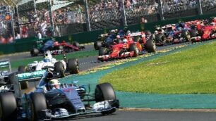 F1, doppietta Mercedes a Melbourne: Hamilton e Rosberg davanti a Vettel