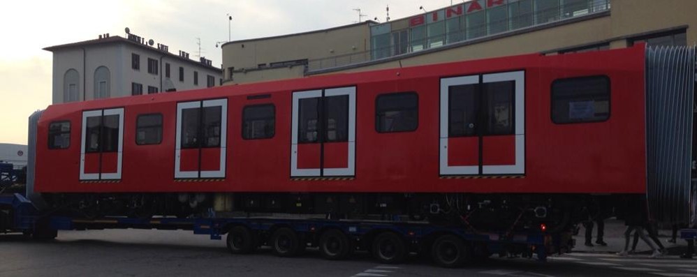 Il metrò MM1 arriva a Monza: ma è in treno e solo di passaggio