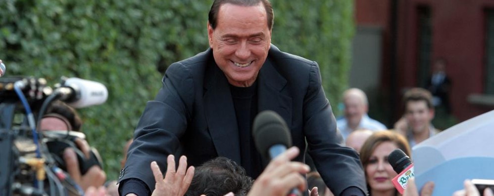 Infortunio per Berlusconi, per dieci giorni dovrà restare ad Arcore