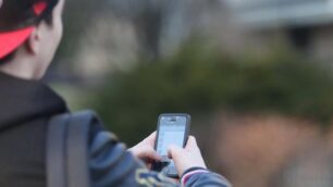 Lesmo, indagine a scuola: una ragazza su 4 dà le foto a sconosciuti via internet