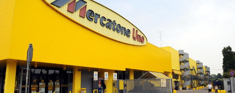 Mercatone Uno in crisi: un tavolo regionale vigilerà sui 9 negozi lombardi