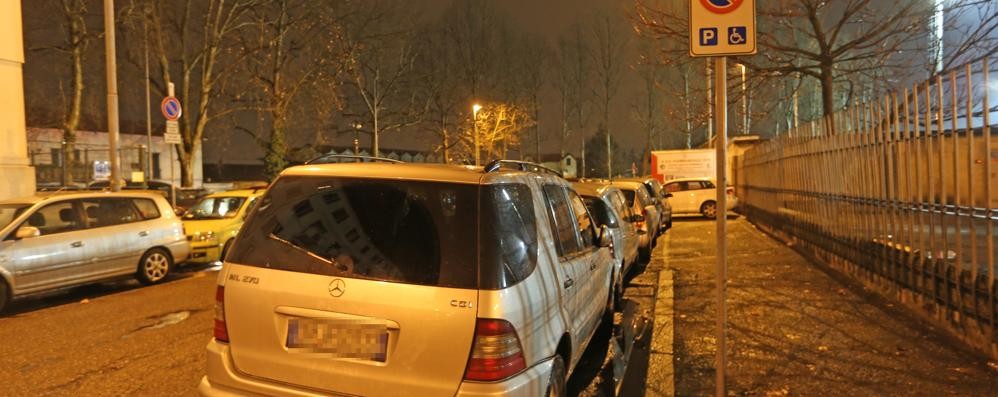 Monza, il parcheggiatore abusivo chiede scusa: “Pioveva, sono pronto a risarcire”