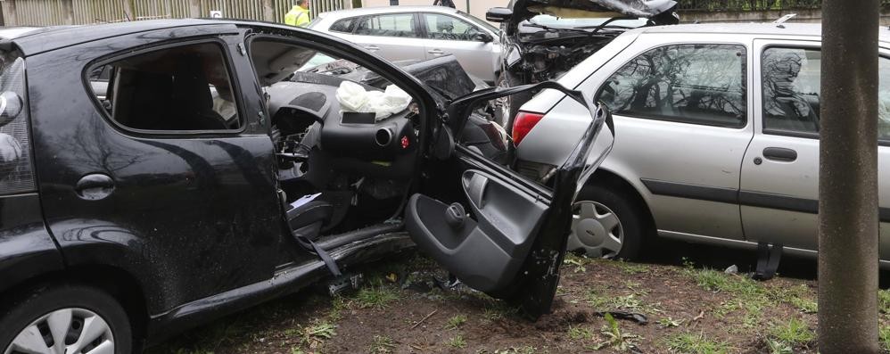 Monza, l’incidente mortale di viale Brianza: dai vigili l’autista del suv color argento