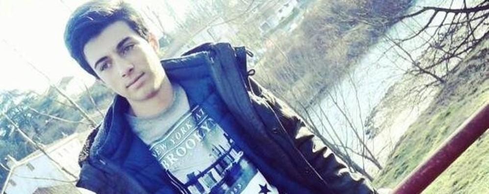 Monza, un minuto di silenzio a scuola per  il 15enne morto nell’incidente stradale di viale Brianza