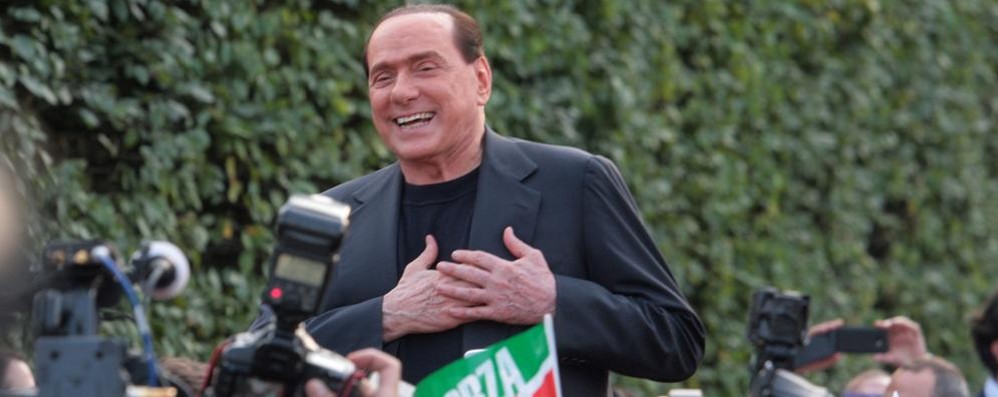 Aprile caldo in tribunale a Monza: due ex collaboratori fanno causa di lavoro a  Berlusconi (e poi c’è il divorzio)