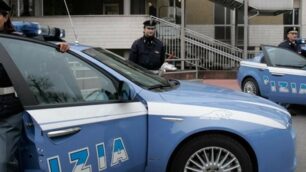 Sul caso indagano gli uomini del commissariato di polizia di Monza