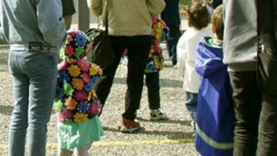 Bambini fuori da scuola