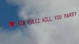 Proposta di matrimonio di Matteo Padoan (Meda) a Chiara Tettamanti (Cantù) con striscione di aereo. Perth, Australia.