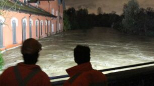 Monza, l’ondata di piena del Lambro nella notte