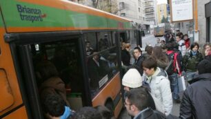 Gli autobus della Brianza ancora a rischio