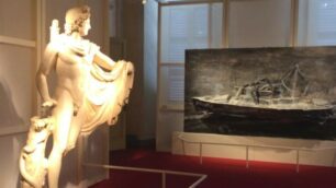 Monza, la mostra “Italia - Fascino e mito”: la copia da Apollo Belvedere (Musei vaticani) e Odi navali di Anselm Kiefer