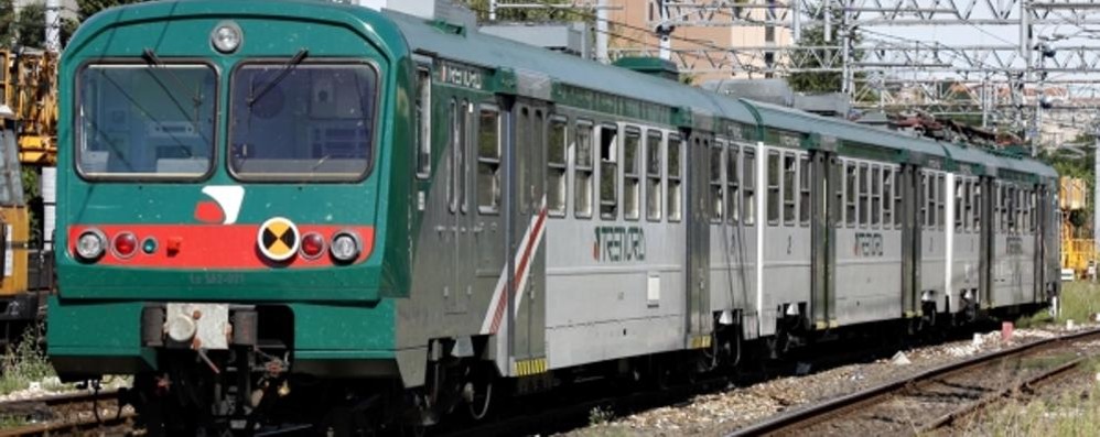 Maroni rinnova il contratto a Trenord per sei anni, critico il Pd: «Scelta sbagliata»