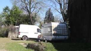 Monza, l’accampamento sgomberato nell’area Cascinazza